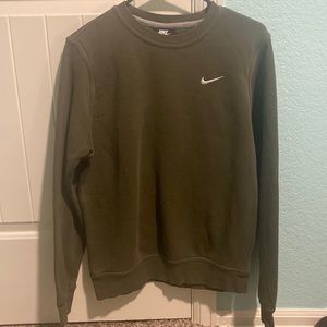 I have worn this crew neck a few times, it just sits in my closest :))